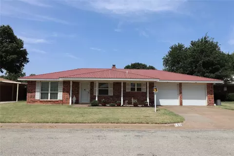 103 N Fairway St, Henrietta, TX 76365