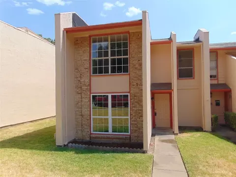 368 Valley Park Dr, Garland, TX 75043