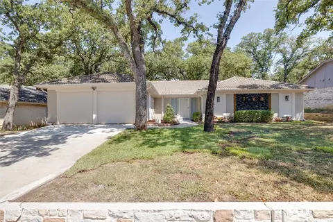 6737 Starnes Rd, North Richland Hills, TX 76182