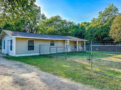 2912 Corsicana St, Corsicana, TX 75110