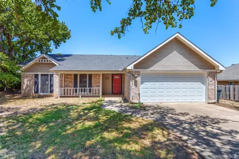 2403 Cherry Ln, Corinth, TX 76210