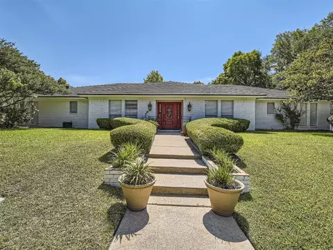 3721 Stoney Creek Rd, Fort Worth, TX 76116