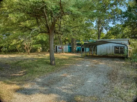 140 Cherry Ln, Streetman, TX 75859