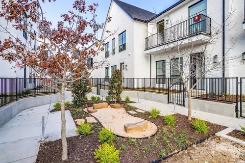 688 W Main St, Arlington, TX 76013
