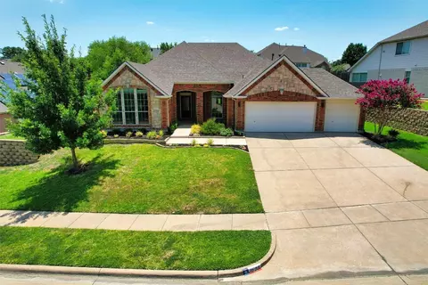 2423 Pebblebrook Ct, Grand Prairie, TX 75050