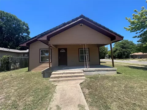 957 E Arlington Ave, Fort Worth, TX 76104