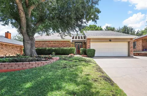 6341 Peggy Dr, Fort Worth, TX 76133