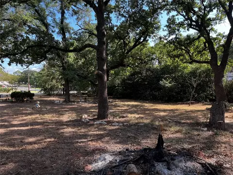 4500 N 4502 N Port Ridglea Ct, Granbury, TX 76049