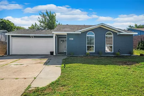 2411 Jo Lyn Ln, Arlington, TX 76014