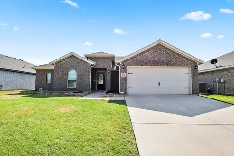 3958 Candler Park Dr, Grand Prairie, TX 75052