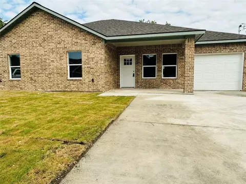 3910 Washington St, Greenville, TX 75401