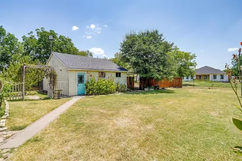 304 E Main St, Itasca, TX 76055 photo 4
