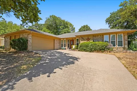 5611 Trails Edge Dr, Arlington, TX 76017