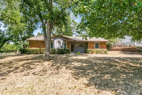 670 N Mill St, Lewisville, TX 75057