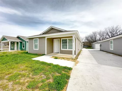 303 SW 14th Ave, Mineral Wells, TX 76067
