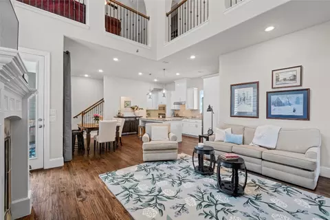 726 E Main St, Coppell, TX 75019 photo 4