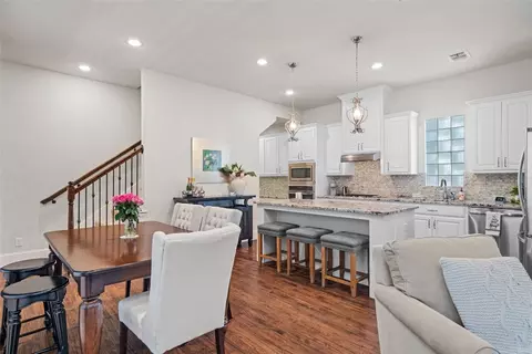 726 E Main St, Coppell, TX 75019 photo 6