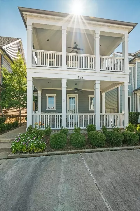 726 E Main St, Coppell, TX 75019