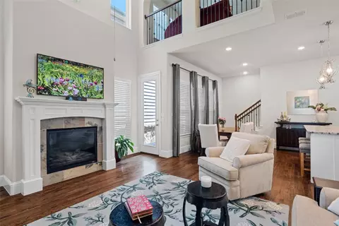 726 E Main St, Coppell, TX 75019 photo 3