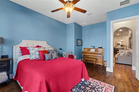 726 E Main St, Coppell, TX 75019 photo 8