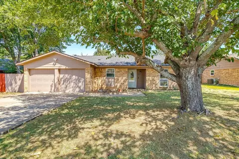 421 Andenwood Dr, Everman, TX 76140