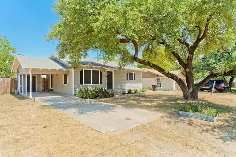 304 Franklin St, Cleburne, TX 76033