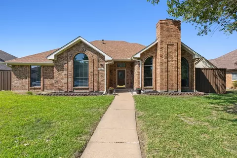 1204 Shawnee Trl, Carrollton, TX 75007