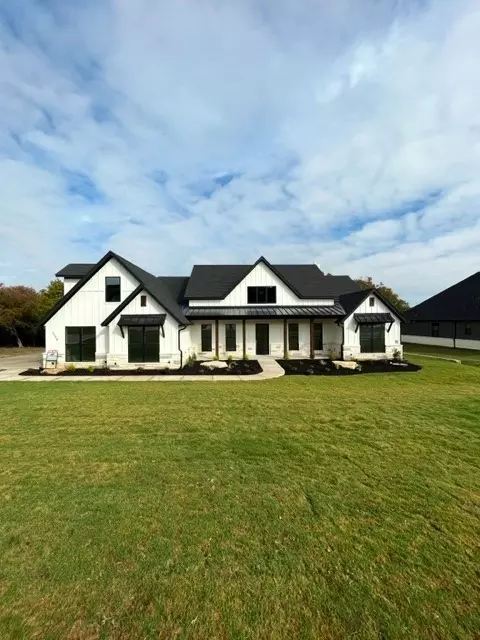 3908 Legend Trl, Granbury, TX 76049