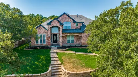 2210 Creekedge Ct, Corinth, TX 76210