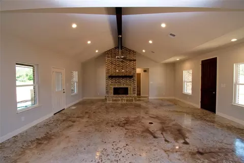 500 Advance Rd, Weatherford, TX 76088