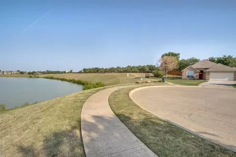 8601 Fountainview Ter, Hurst, TX 76053