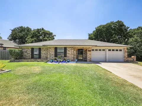 7313 Timberlane Dr, North Richland Hills, TX 76182