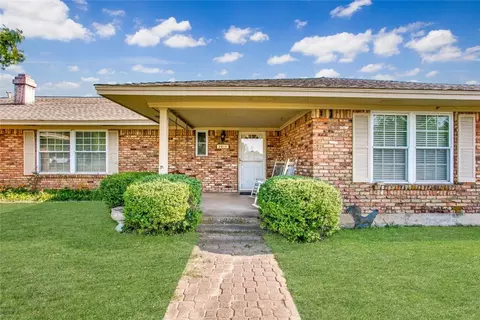 3813 Hampton Rd, Denton, TX 76207