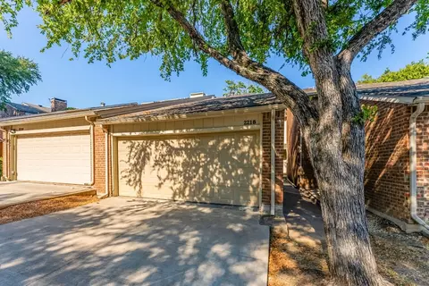 2218 Salem Dr, Carrollton, TX 75006