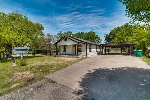 611 W 1st St, Ferris, TX 75125