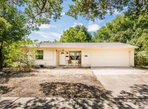 4202 Fernwood Dr, Garland, TX 75042