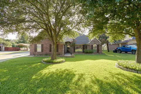 110 Kari Linda Ct, Weatherford, TX 76085