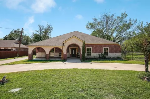 1102 E Oakdale Rd, Irving, TX 75060