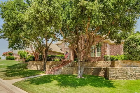 802 Greenvalley Ln, Highland Village, TX 75077
