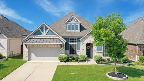 409 Green Valley Dr, Mckinney, TX 75071