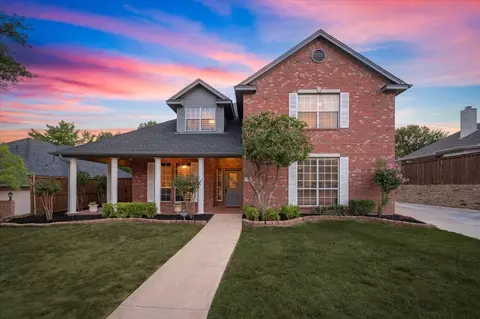 7614 Woodhaven Dr, North Richland Hills, TX 76182
