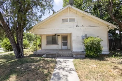 1617 4th St, Brownwood, TX 76801