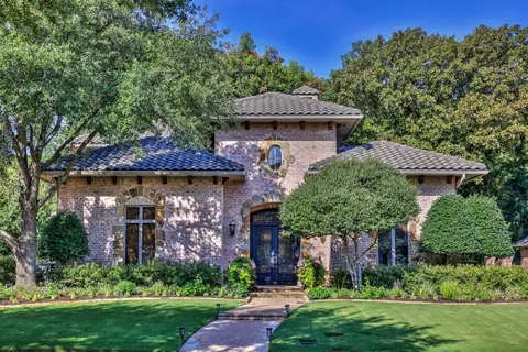 7036 Shadow Creek Ct, Fort Worth, TX 76132