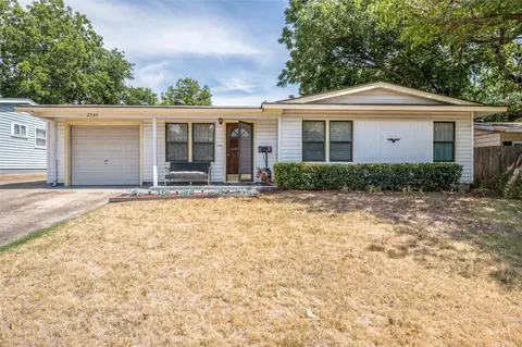 2565 Avenel Dr, Farmers Branch, TX 75234
