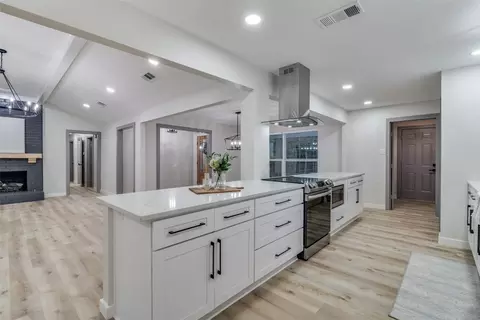 1934 S Lakeshore Dr, Rockwall, TX 75087