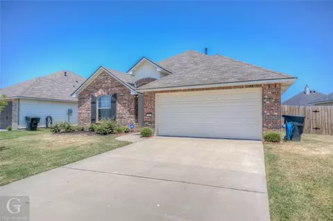 320 Ouachita Ln, Bossier City, LA 71112