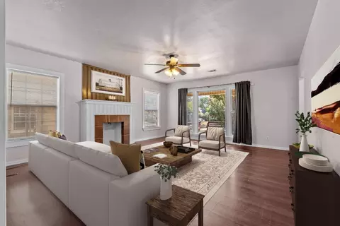 3220 Lipscomb St, Fort Worth, TX 76110