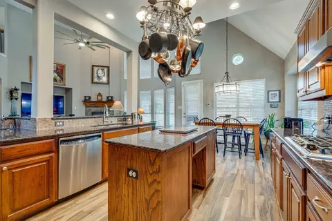 4202 Lansbury Dr, Highland Village, TX 75077