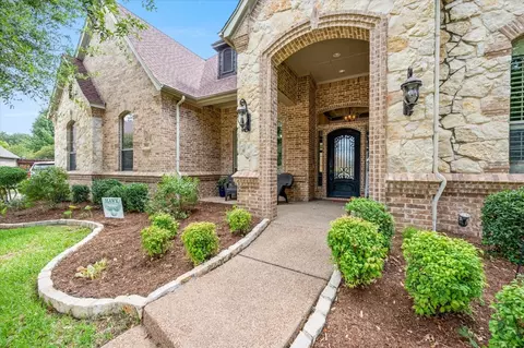 9113 Cedar Bluffs Dr, North Richland Hills, TX 76182