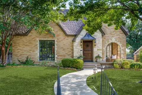 1118 Valencia St, Dallas, TX 75223